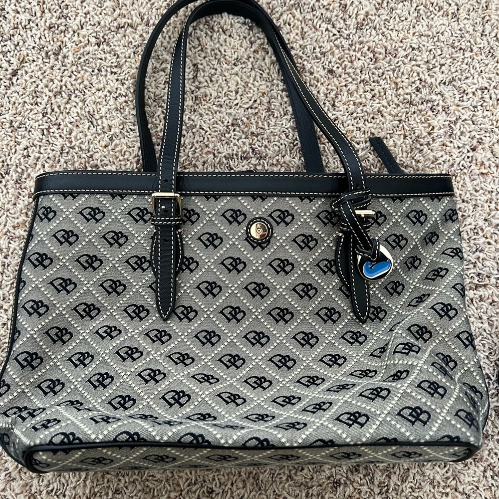 Dooney & Bourke logo tote, black
